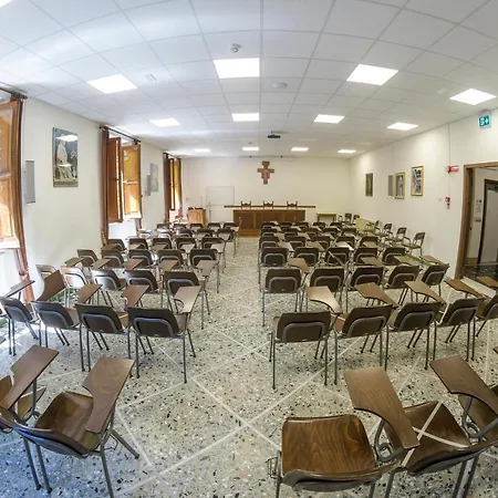 Casa Perferie “pastor Angelicus” *